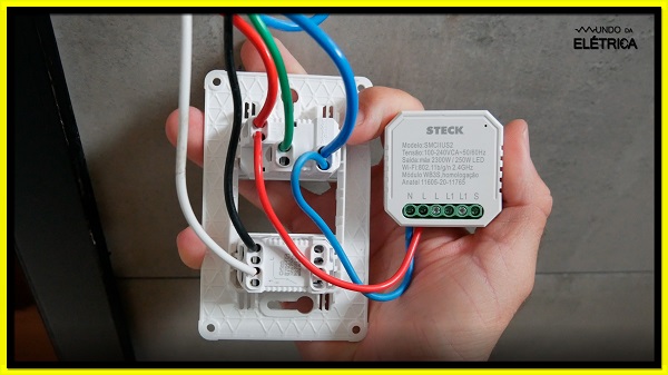 Fixando o Interruptor Inteligente na Parede: Firmeza e Elegância - inspiração 1