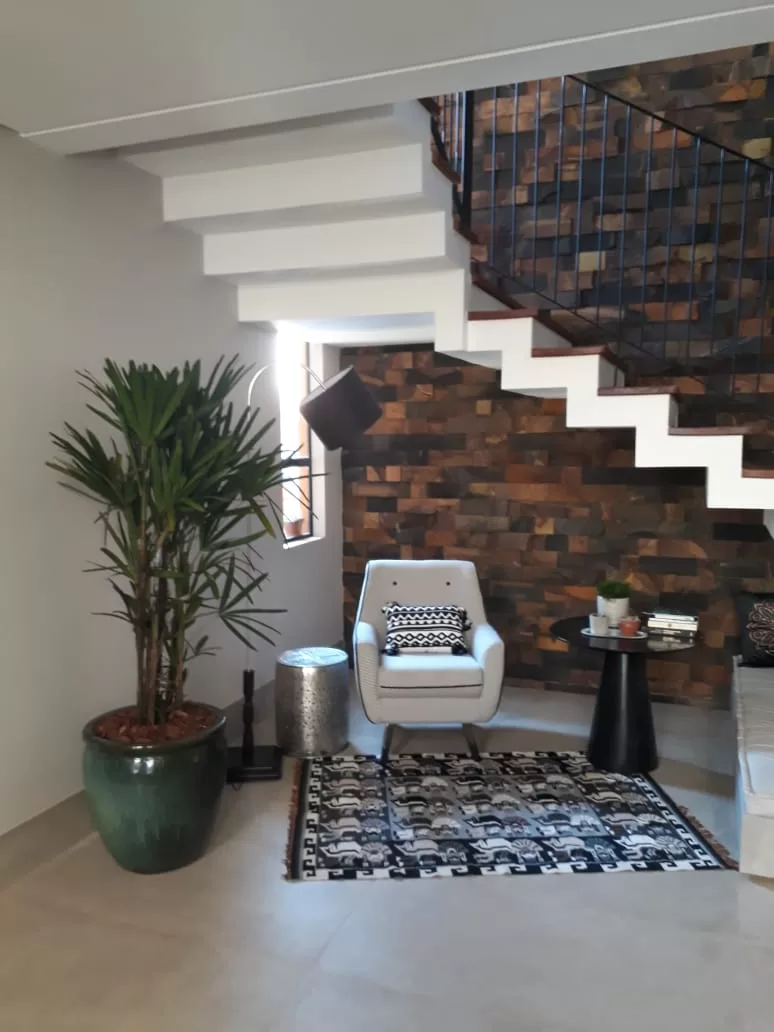 Escandinavo Leve: Vasos Brancos ou Cinza com Plantas Verdes Simples - inspiração 2