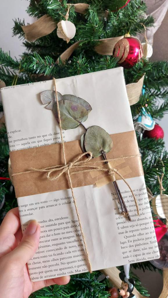 Elementos Naturais: Folhas, Flores e Galhos em Sua Decoração de Presente - inspiração 2