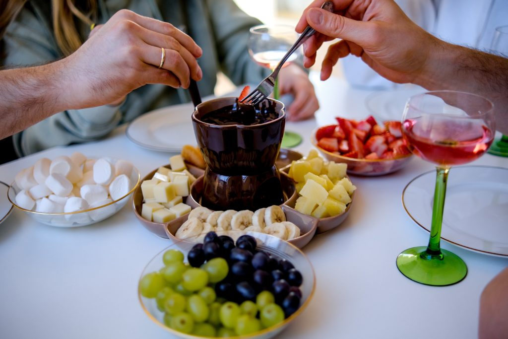 Variando o Fondue: Opções Doces e Salgadas Criativas - inspiração 2