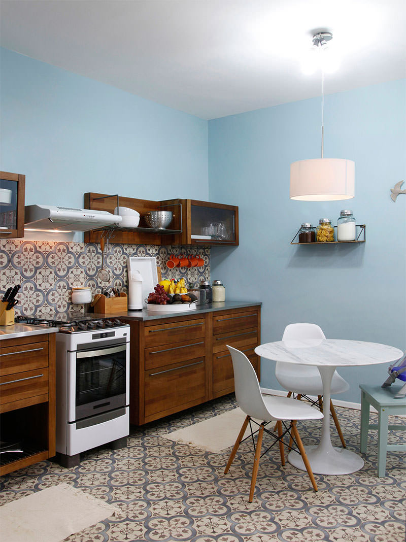 Combinando ladrilhos hidráulicos com outros materiais - inspiração 1