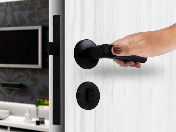 Funcionalidades Extras: Controle por Smartphone e Integração com Casa Inteligente - inspiração 1