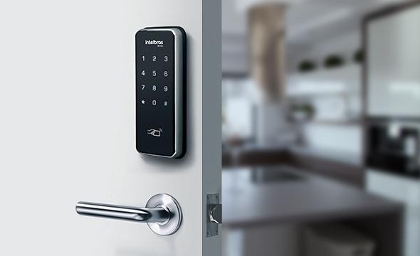 Funcionalidades Extras: Controle por Smartphone e Integração com Casa Inteligente - inspiração 2