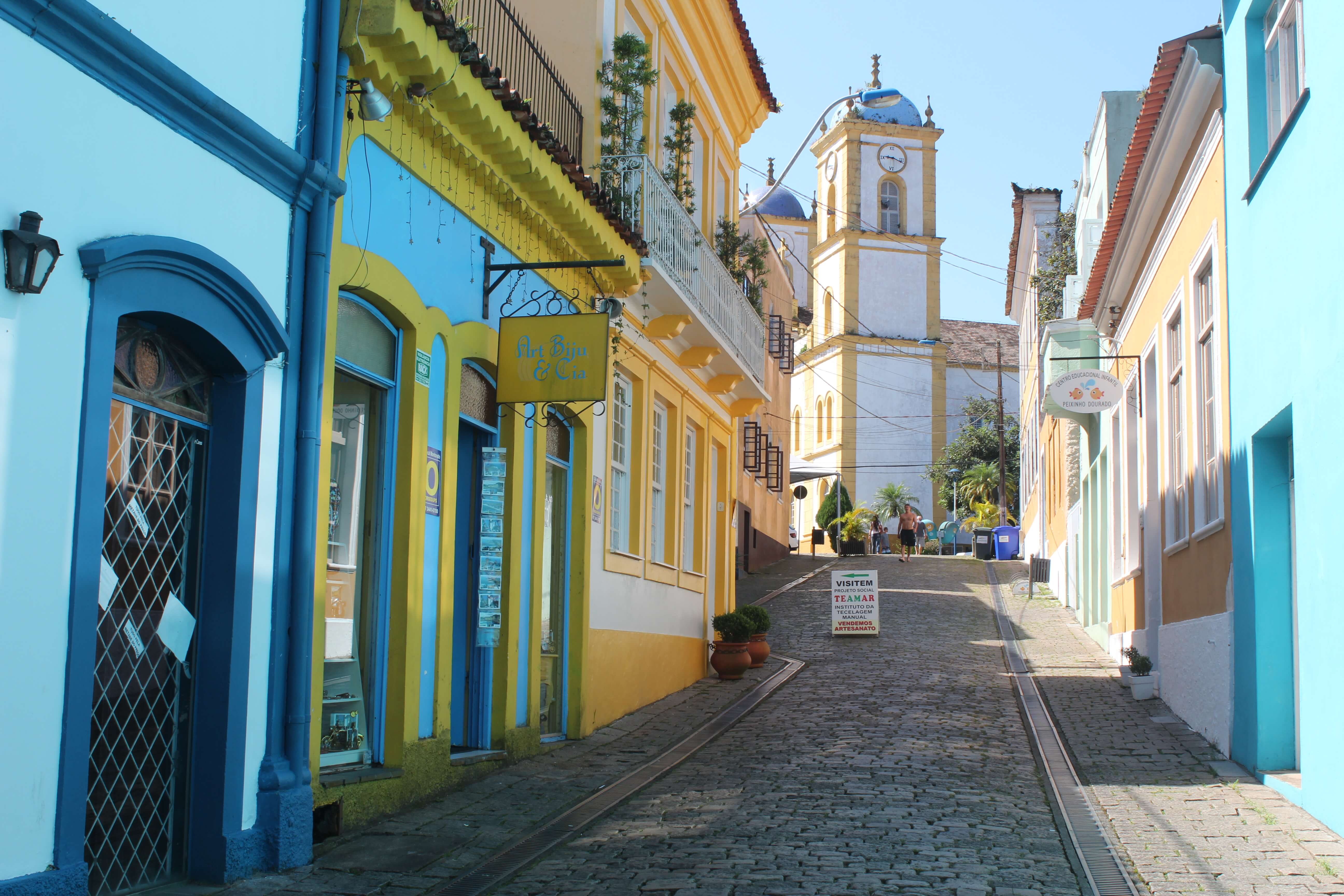 Passeio pela Rua Dona Francisca: O Coração da Cidade com Comércio e Cultura - inspiração 2