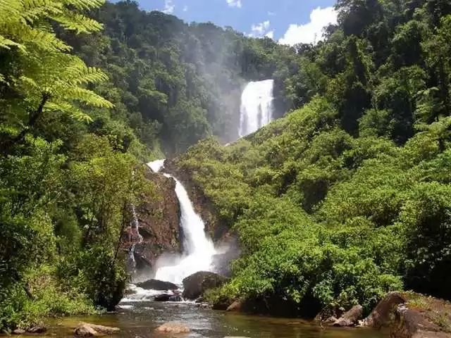 Mergulhos Revigorantes nas Piscinas Naturais - inspiração 2