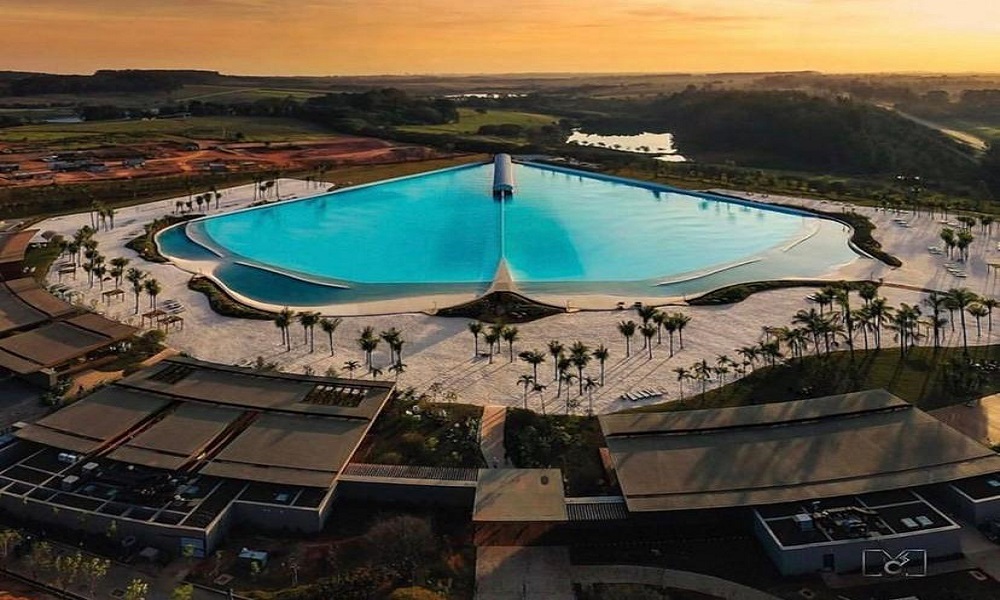 Onda do Mar em Meio ao Concreto: Como Funcionam os Sistemas de Piscina de Ondas? - inspiração 2