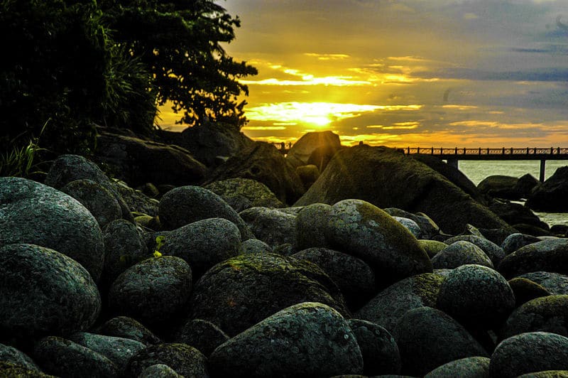 Praia de Castelhanos: A Beleza Selvagem no Pôr do Sol - inspiração 2