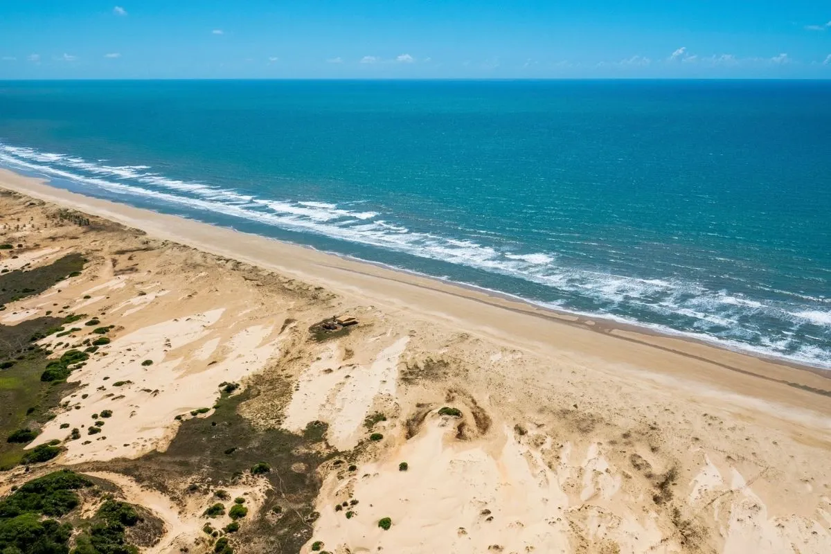 Praia do Saco: Onde o Rio Encontra o Mar em Harmonia - inspiração 1