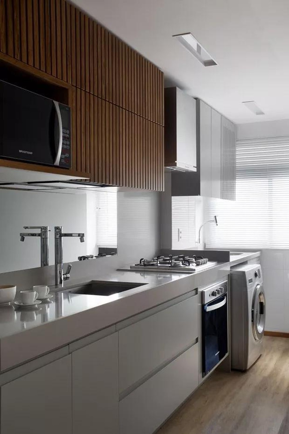 Controle de Eletrodomésticos: Geladeira, Forno e Mais na Palma da Mão - inspiração 1