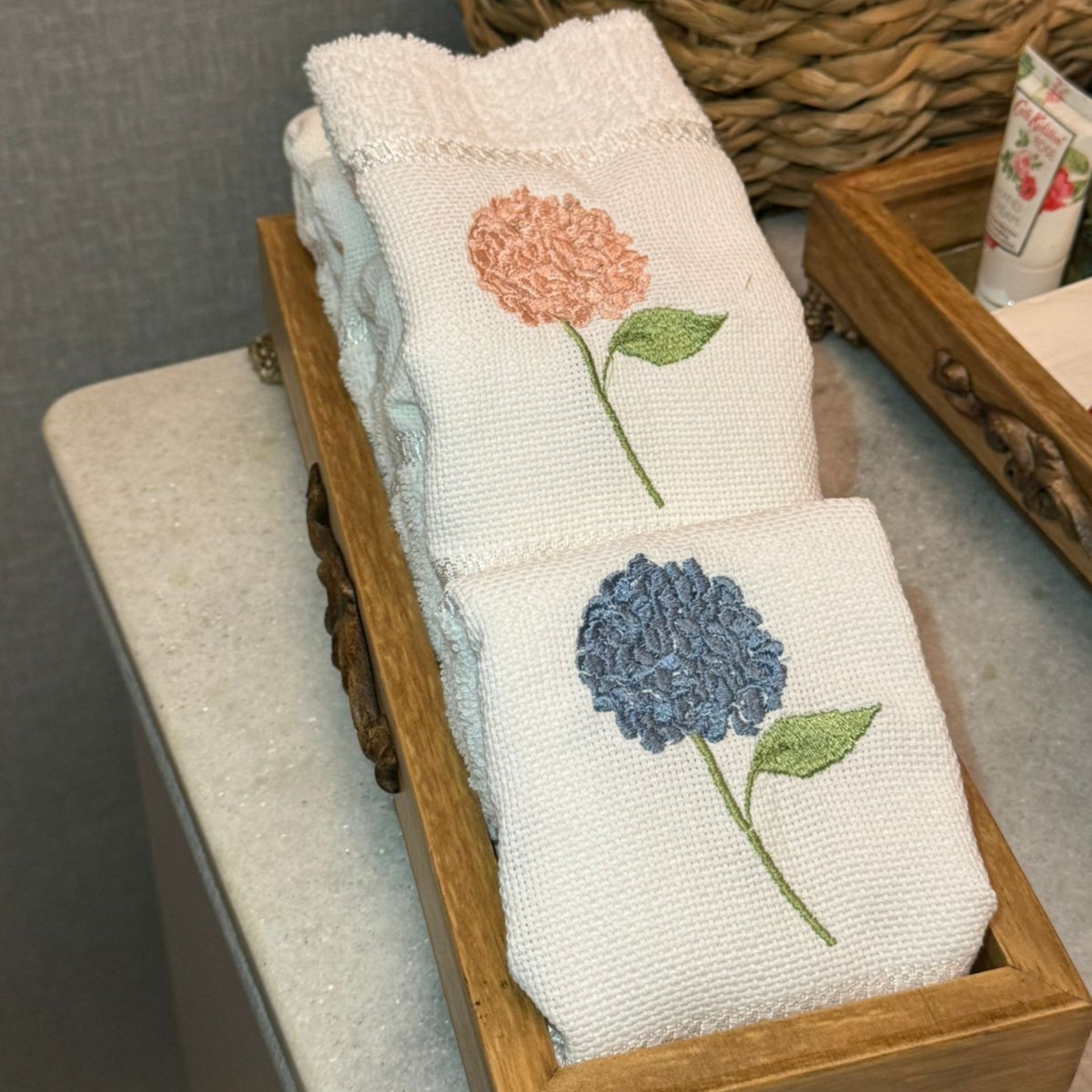 Iniciais e Nomes: Personalização com Afeto - inspiração 2