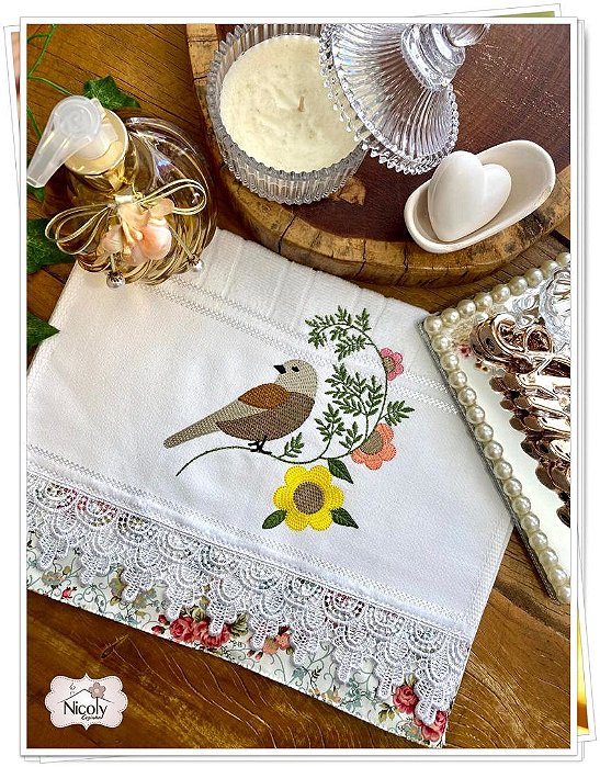 Estampas e Cores Vibrantes: Alegria no Banheiro - inspiração 1