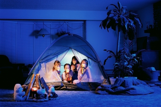 acampamento no quintal ou sala