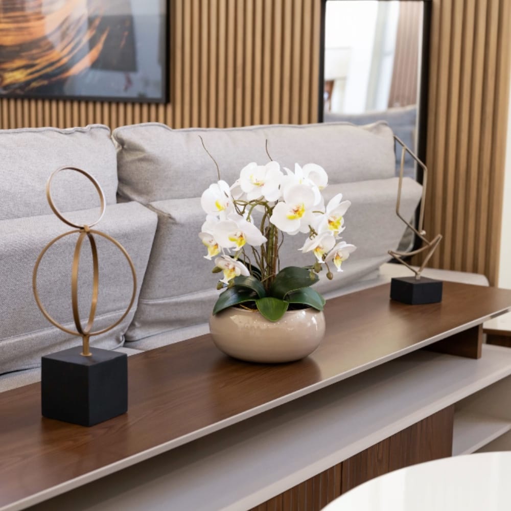 Durabilidade e Beleza: Dicas Essenciais para a Manutenção de Orquídeas Artificiais
