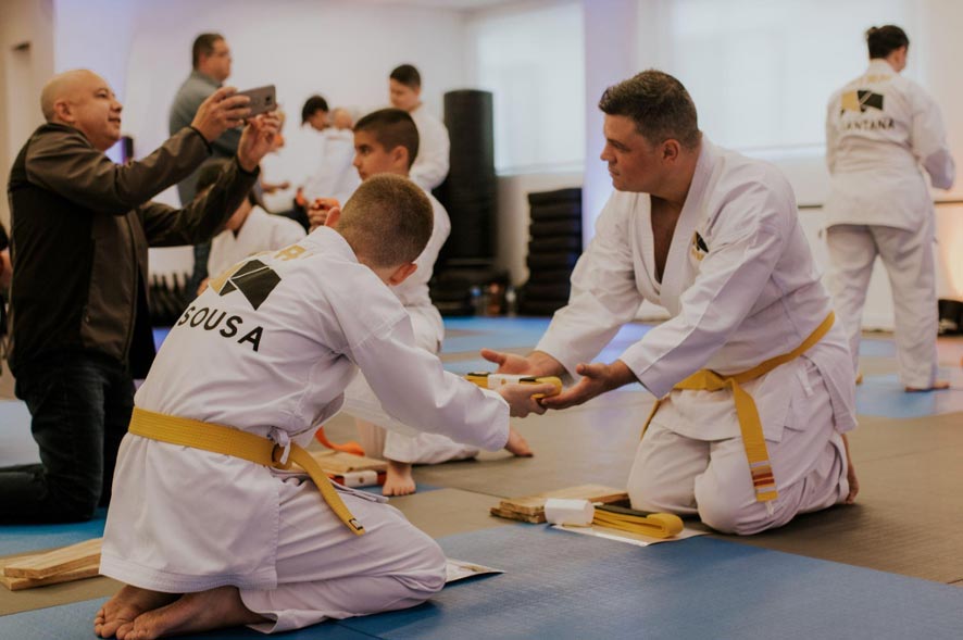 Descubra Como Judô e Karatê Fortalecem os Laços Familiares