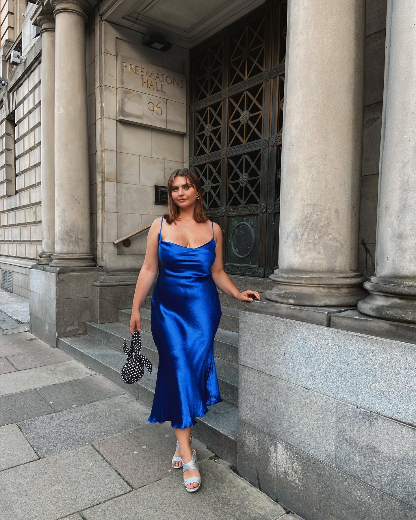 quanto custa pintar uma parede de azul royal