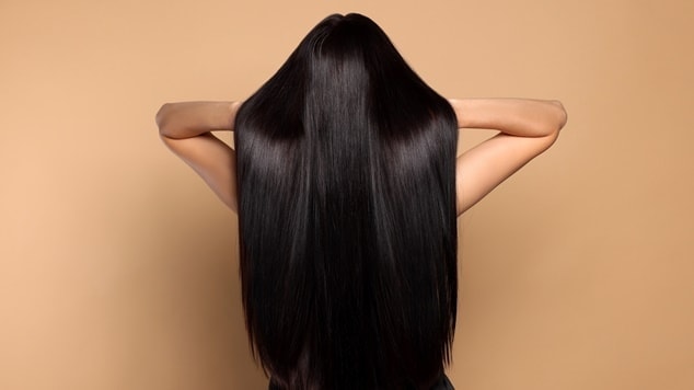 banho de brilho no cabelo preto