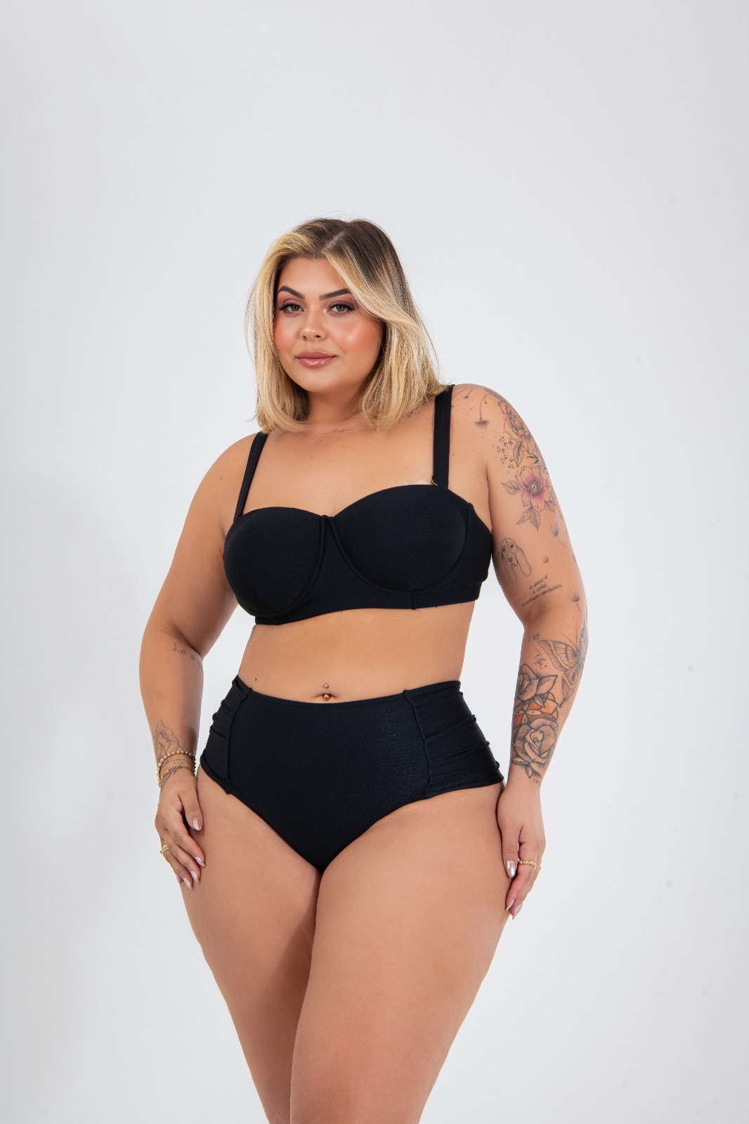 Biquíni plus size: modelos que valorizam a silhueta e oferecem conforto