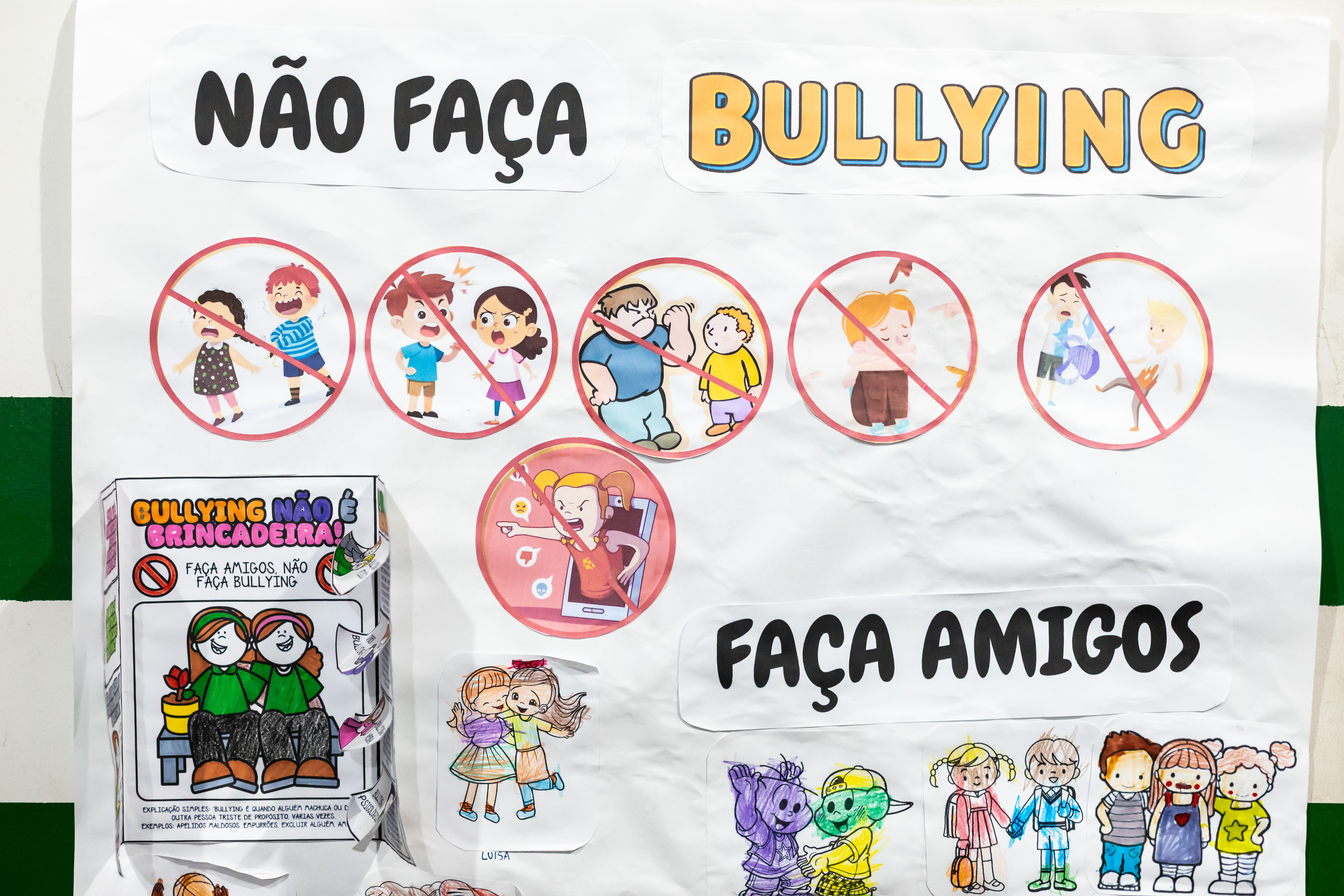 5 ideias de títulos:
1. Bullying Silencioso: Os Sinais Que Você Não Pode Ignorar
2. Guia Completo: Como Identificar e Ajudar Crianças Vítimas de Bullying
3. A Lei do Bullying (13.185/15): O Que Pais e Escolas Precisam Saber
4. Bullying na Escola: Sinais de Alerta e Como Agir Imediatamente
5. Impacto Emocional do Bullying: Reconhecendo Mudanças no Comportamento Infantil