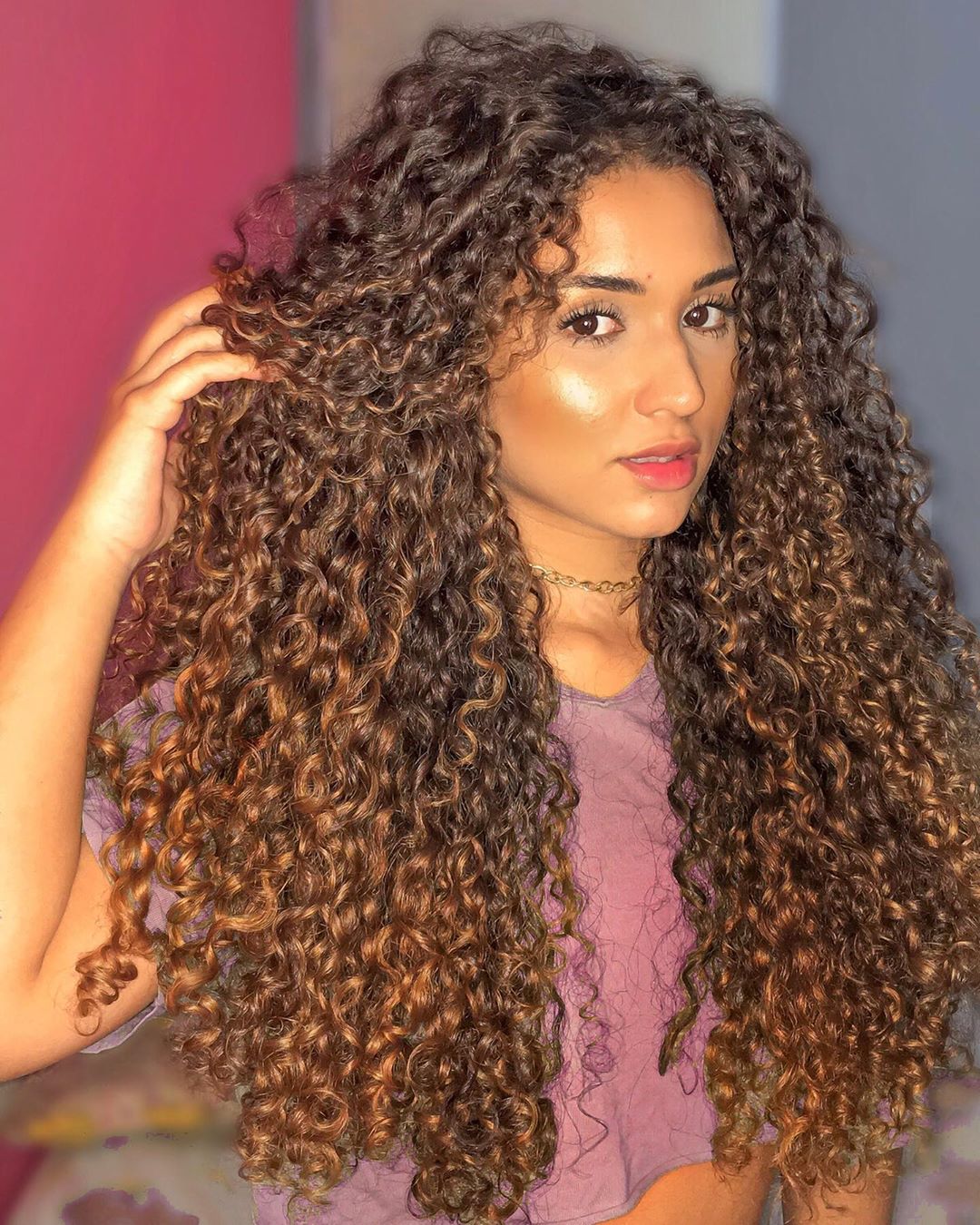 Cortes de Cabelo Cacheado 2026: Tendências para Volume e Definição