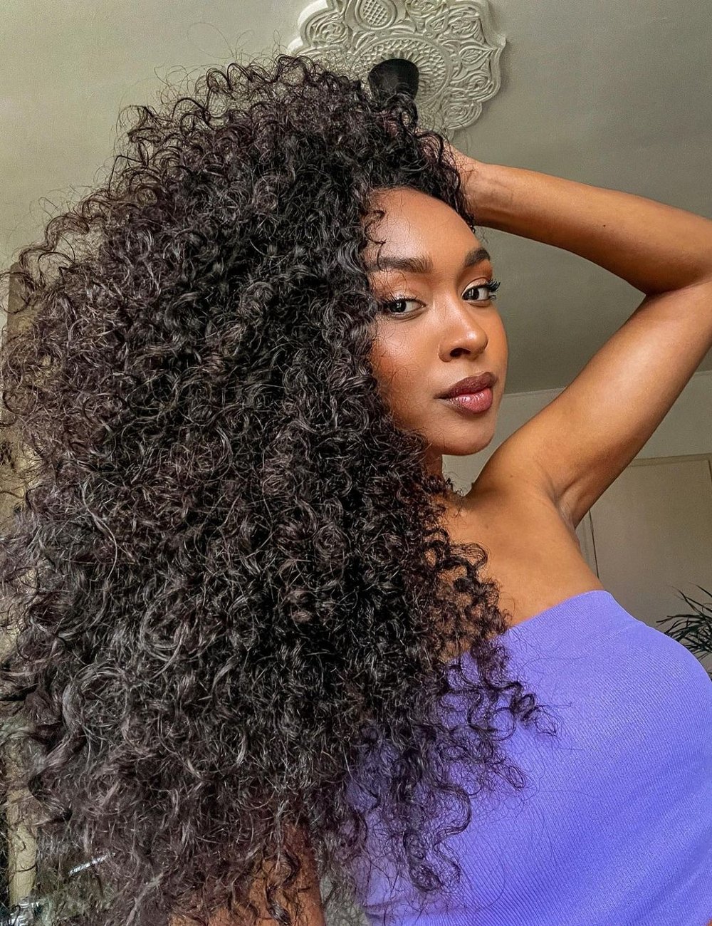 Cortes de Cabelo Cacheado 2026: Tendências para Volume e Definição