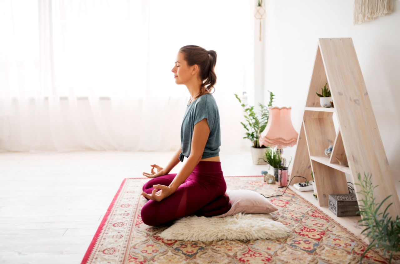 Aromaterapia para relaxar: óleos essenciais para seu cantinho zen