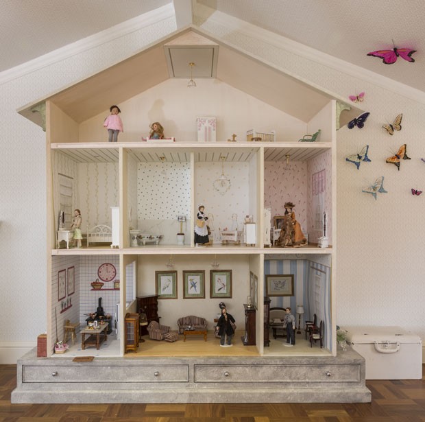ideias de casinha de boneca para decorar quarto infantil