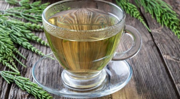 Desvendando os Mitos: Chá de Cavalinha Realmente Emagrece?