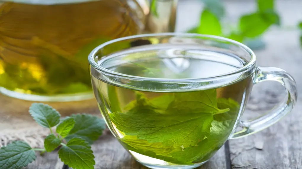 Como a Ansiedade Afeta a Gastrite e o Papel dos Chás Calmantes