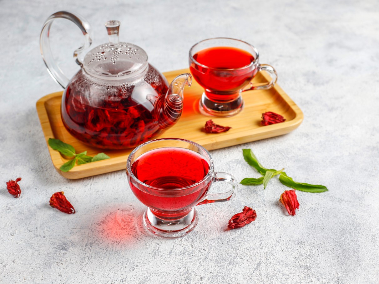 Como Preparar o Chá de Hibisco Perfeito para a Saúde Cardiovascular