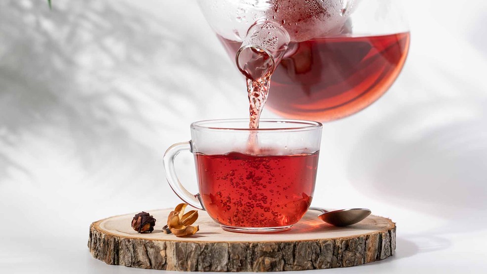 chá de hibisco tem cafeína