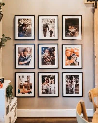 Como Criar uma Gallery Wall Temática: Dicas de Curadoria e Cores