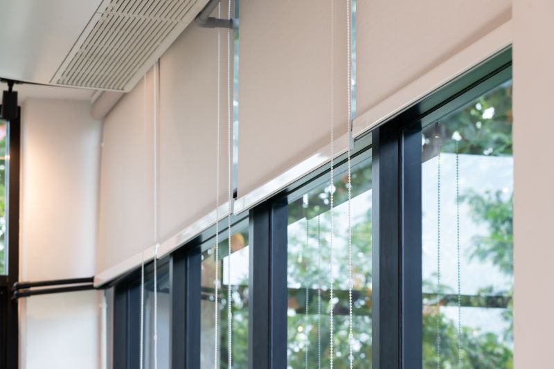 como limpar a cortina rolô