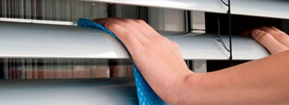 1. Como limpar cortinas rolô em casa: Guia passo a passo.
2. Dicas essenciais para a lavagem profunda de cortinas rolô.
3. Removendo manchas difíceis e mofo de cortinas rolô.
4. O que evitar ao limpar sua cortina rolô: Erros comuns.
5. Manutenção semanal para manter suas cortinas rolô sempre novas.