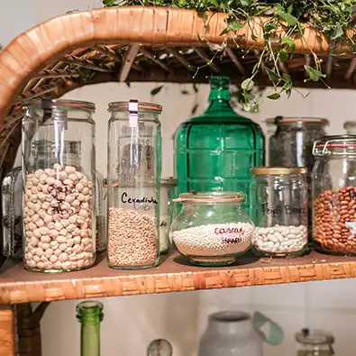 Transforme sua Despensa: Dicas de Otimização com Potes de Vidro