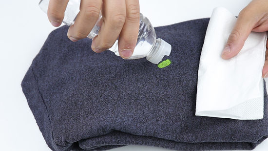 Dicas de segurança ao usar solventes para tirar tinta da roupa