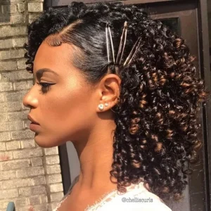 inspiração coque cabelo cacheado para festas