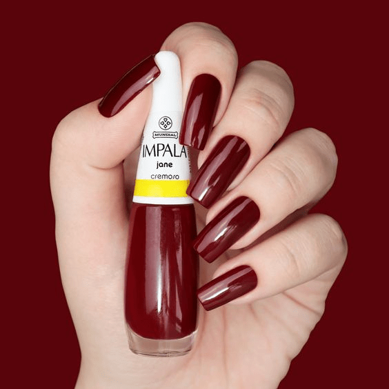 Como Escolher o Esmalte Nude Perfeito para o Seu Tom de Pele