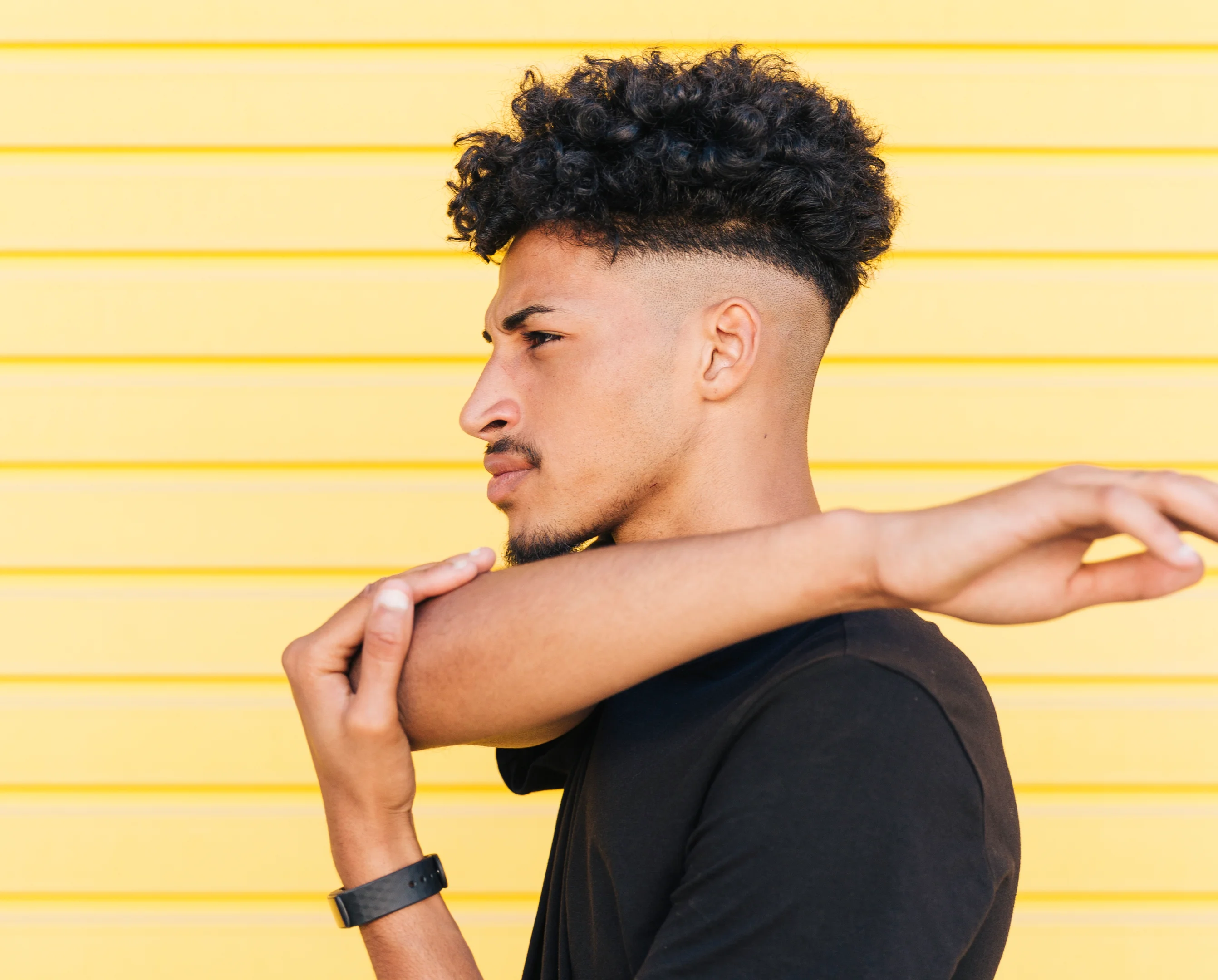 corte de cabelo cachos masculino