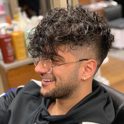 Como Escolher um Salão Especializado em Cabelos Cacheados Masculinos