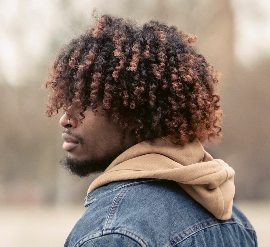 Produtos Essenciais para a Finalização Perfeita do Cabelo Cacheado Masculino
