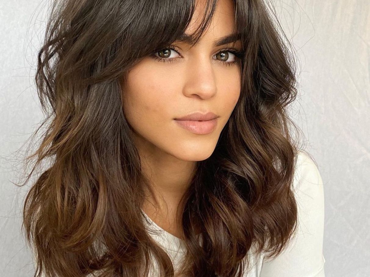 5 Títulos para Posts de Blog sobre Cortes de Cabelo Médio:
1. Cortes de Cabelo Médio 2025/2026: As Tendências Que Vão Dominar Seu Visual
2. Do Butterfly ao Blunt Cut: Descubra o Corte Médio Perfeito Para Você
3. Rejuvenesça Seu Look: Cortes de Cabelo Médio Que Afinam o Rosto e Trazem Leveza
4. Praticidade e Estilo: Como os Cortes de Cabelo Médio Estão Reinventando as Tendências
5. Camadas