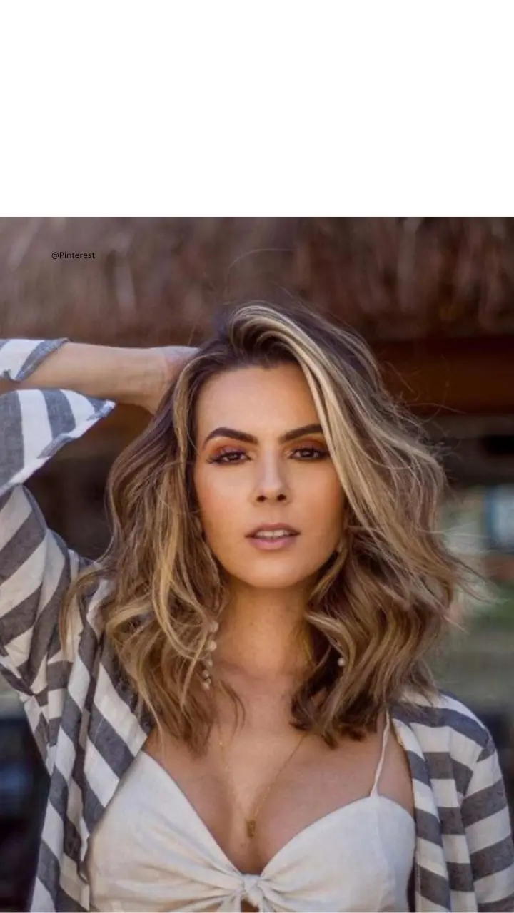 corte de cabelo médio moderno