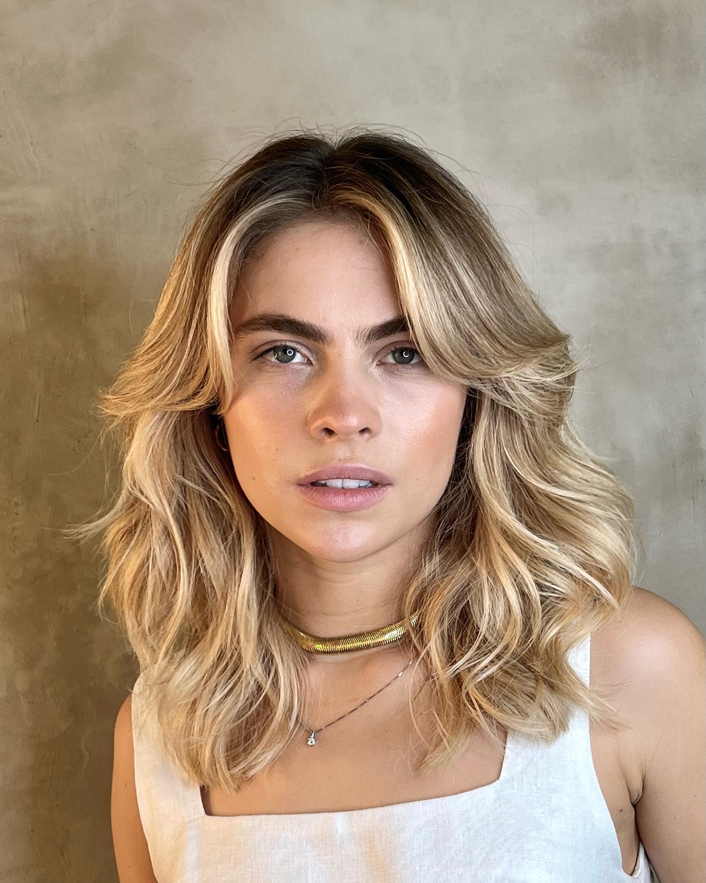 corte de cabelo médio moderno