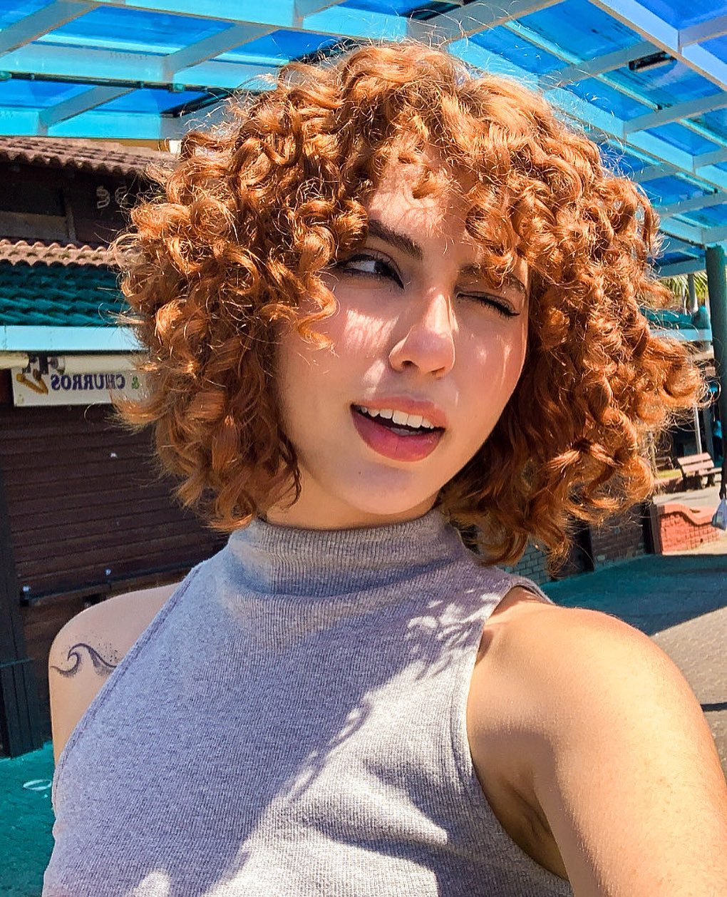 Como cuidar do cabelo cacheado após o corte