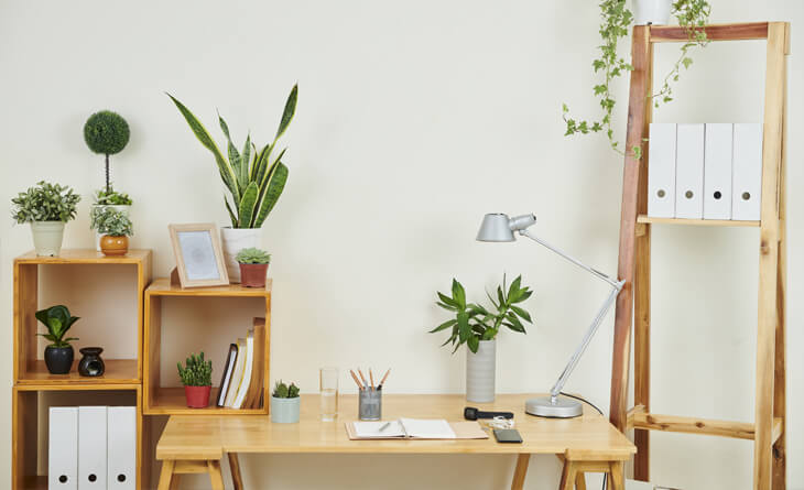 quanto custa decorar escritório com mesa de madeira