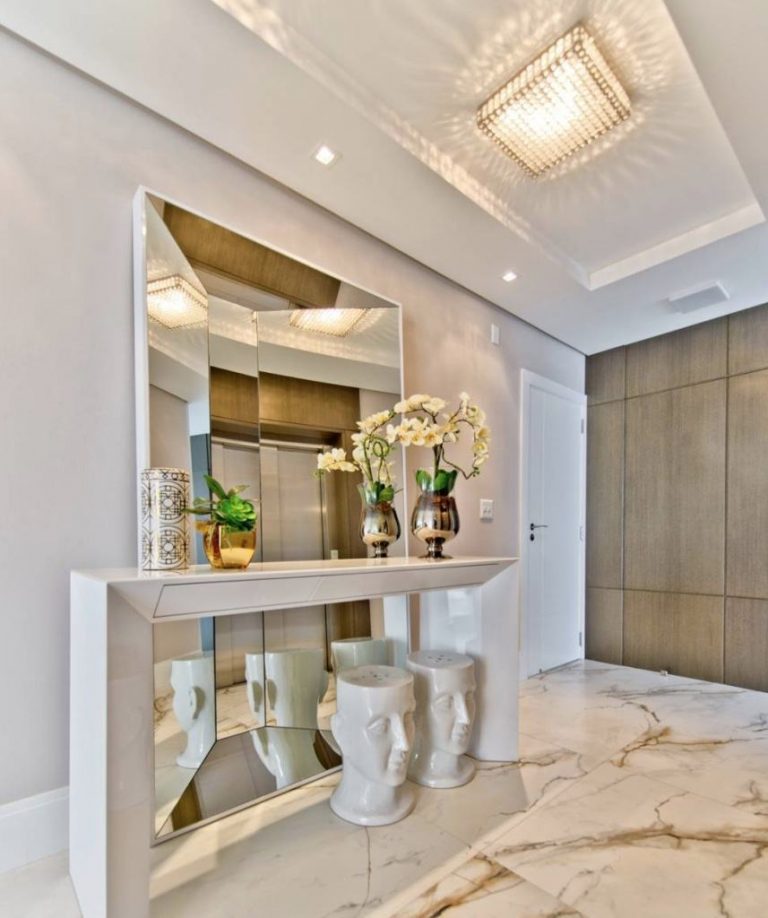 As Cores e Tendências de Revestimento para Halls em 2025