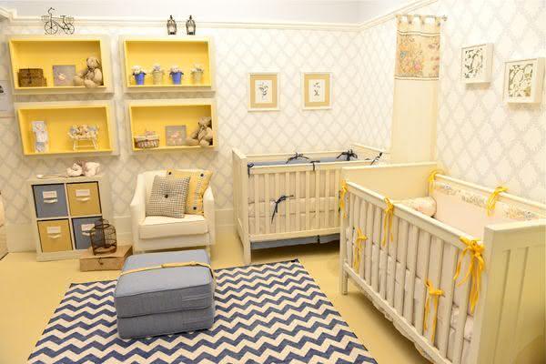 Personalização Criativa: Adesivos e Quadros para Quarto de Gêmeos