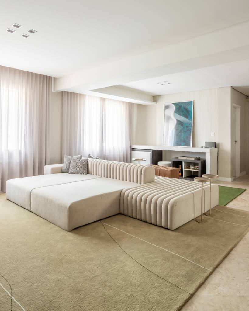 Painéis e Biombos: Elegância e Privacidade na Divisão de Salas