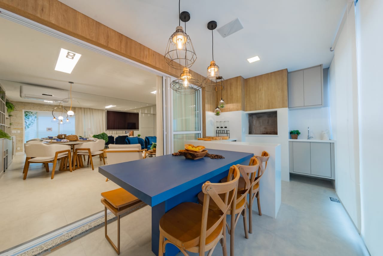 Painéis e Biombos: Elegância e Privacidade na Divisão de Salas