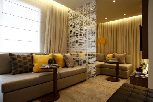 como escolher o tom de amarelo ideal para almofadas de sala